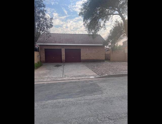 4 BEDROOM PROPERTY TO RENT IN RIVIERA PARK